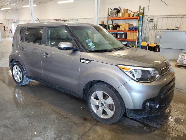 KNDJN2A25H7485319 - 2017 KIA SOUL GRAY photo 4