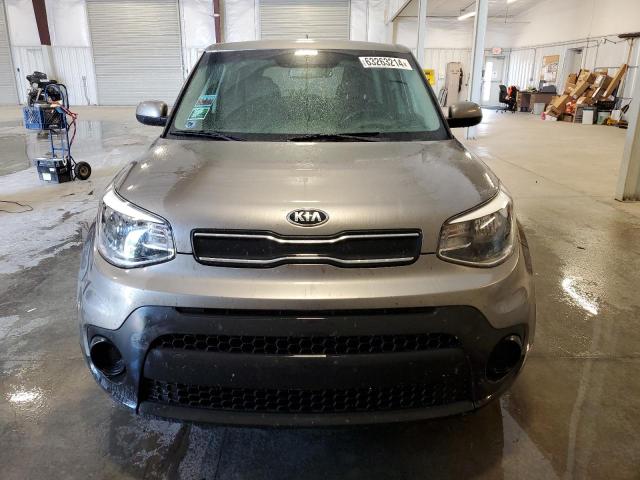 KNDJN2A25H7485319 - 2017 KIA SOUL GRAY photo 5