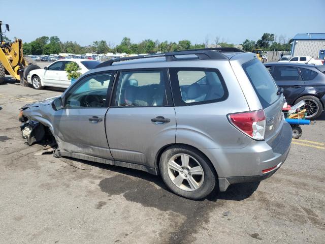 JF2SH6BC9AH802112 - 2010 SUBARU FORESTER XS Silber Foto 2