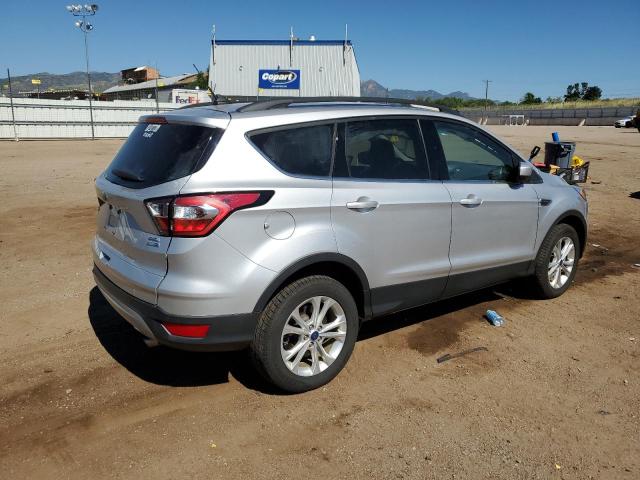 1FMCU9HD4JUD61623 - 2018 FORD ESCAPE SEL Silber Foto 3