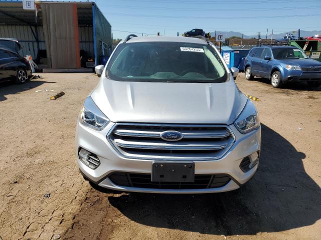 1FMCU9HD4JUD61623 - 2018 FORD ESCAPE SEL Silber Foto 5
