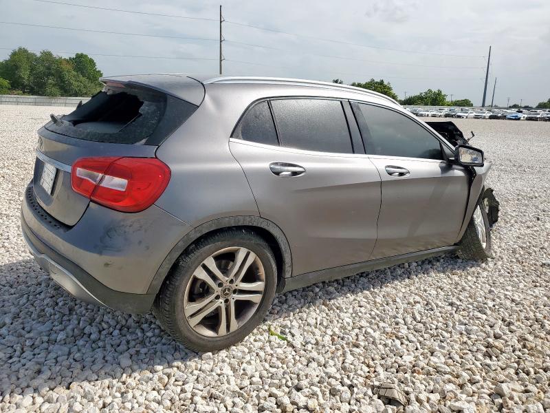 WDCTG4EB5JJ438268 - 2018 MERCEDES-BENZ GLA 250 Gri fotoğraf 3
