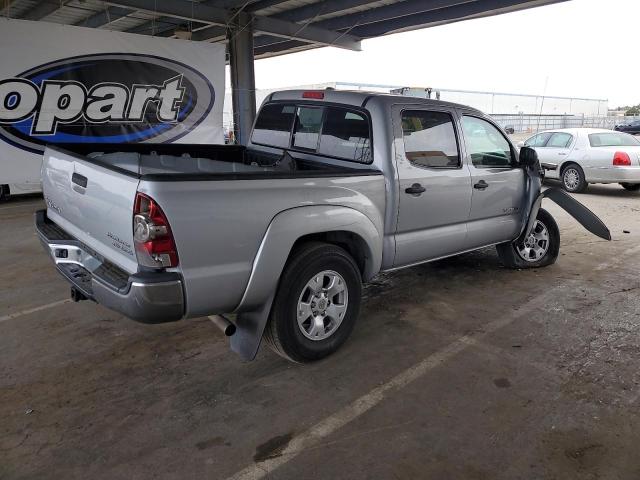 3TMJU4GN6BM114568 - 2011 TOYOTA TACOMA DOUBLE CAB PRERUNNER SILVER photo 3