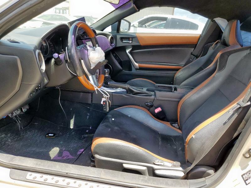 JF1ZNAA19G8706827 - 2016 TOYOTA SCION FR-S მწვანე ფოტო 7