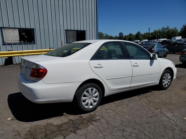 4T1BE32K15U544108 - 2005 TOYOTA CAMRY LE WHITE photo 3