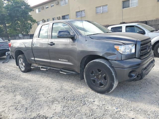 5TFRM5F12DX060481 - 2013 TOYOTA TUNDRA DOUBLE CAB SR5 GRAY photo 4