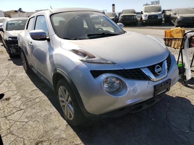 JN8AF5MV4HT750313 - 2017 NISSAN JUKE S SILVER photo 4