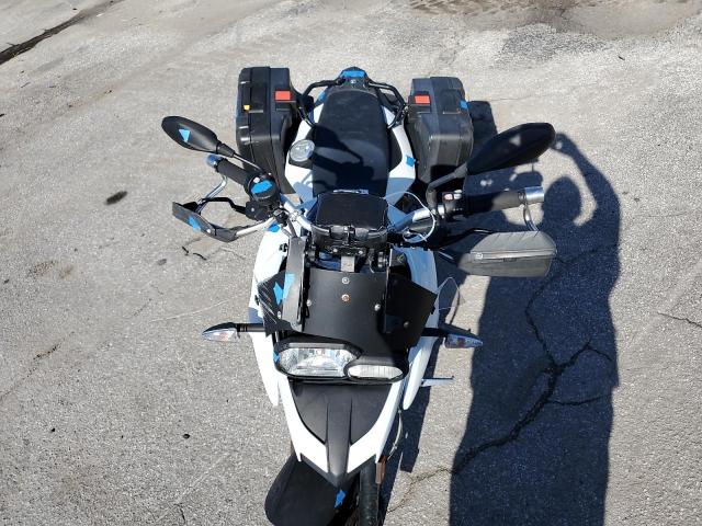 WB10B1606HZ317745 - 2017 BMW F700 GS WHITE photo 5