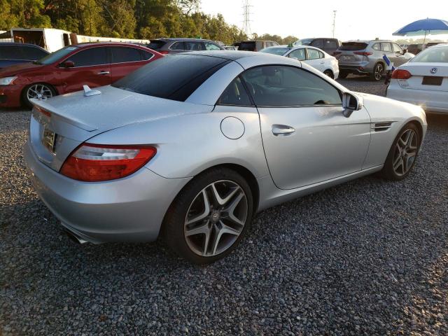 WDDPK4HAXEF081645 - 2014 MERCEDES-BENZ SLK 250 SILVER photo 3