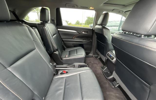 5TDKKRFH0FS088770 - 2015 TOYOTA HIGHLANDER XLE 银色 照片 6