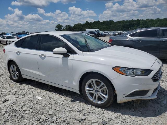 3FA6P0HD0JR266543 - 2018 FORD FUSION SE WHITE photo 4