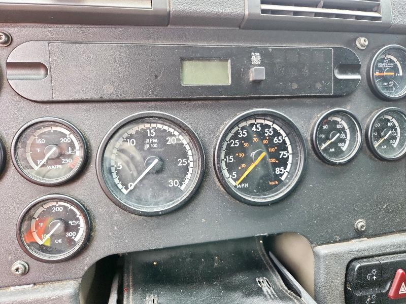 3AKJGLDR4ESFK5529 - 2014 FREIGHTLINER CASCADIA 1 白色 照片 8