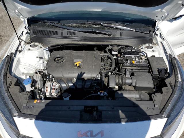 3KPF24AD6NE475342 - 2022 KIA FORTE FE WHITE photo 11