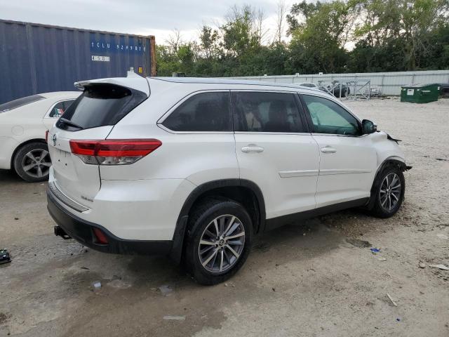 5TDJZRFH3KS589153 - 2019 TOYOTA HIGHLANDER SE WHITE photo 3