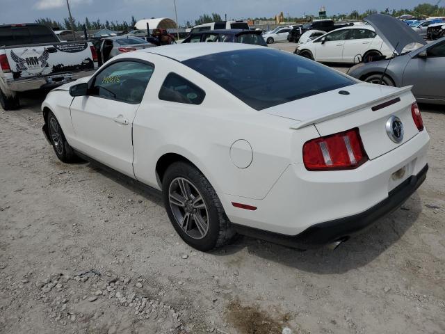 1ZVBP8AM5C5211560 - 2012 FORD MUSTANG 2D WHITE photo 2