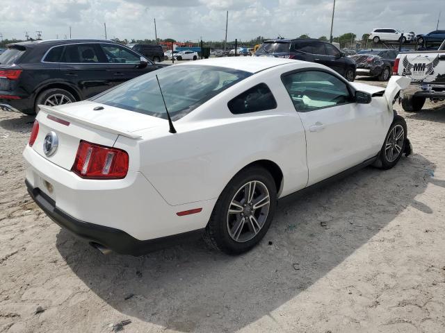 1ZVBP8AM5C5211560 - 2012 FORD MUSTANG 2D WHITE photo 3