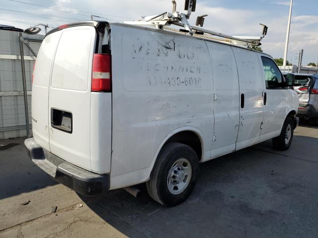 1GCGG25C981215620 - 2008 CHEVROLET EXPRESS G2 WHITE photo 3