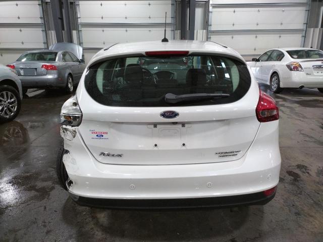 1FADP3N29GL319193 - 2016 FORD FOCUS TITANIUM WHITE photo 6