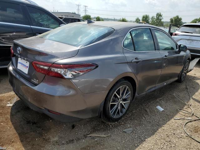 4T1F31AK8NU596011 - 2022 TOYOTA CAMRY XLE GRAY photo 3