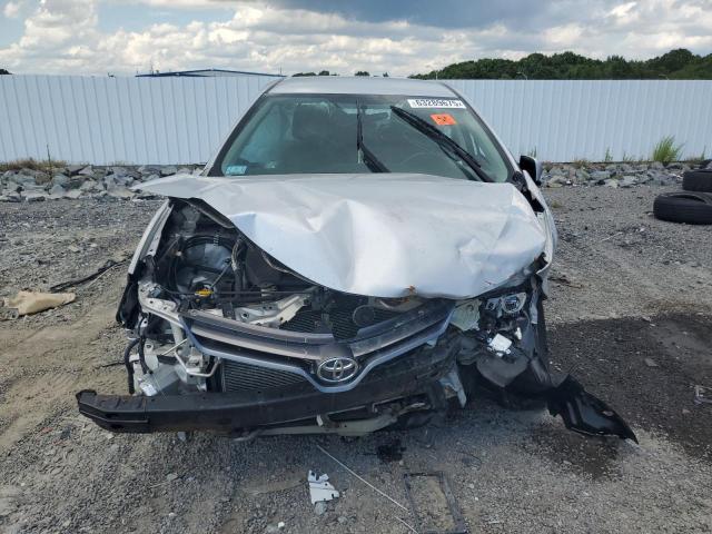 2T1BURHE9FC279691 - 2015 TOYOTA COROLLA L Silber Foto 5