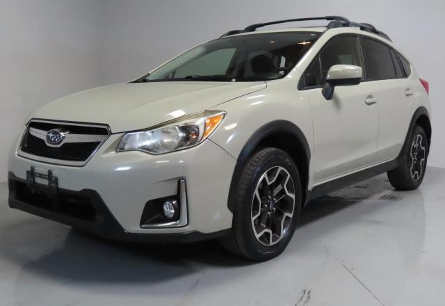 JF2GPABC1HH271705 - 2017 SUBARU CROSSTREK PREMIUM WHITE photo 2