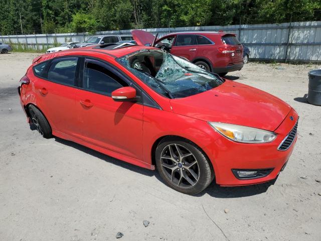 1FADP3K2XFL216268 - 2015 FORD FOCUS SE RED photo 4