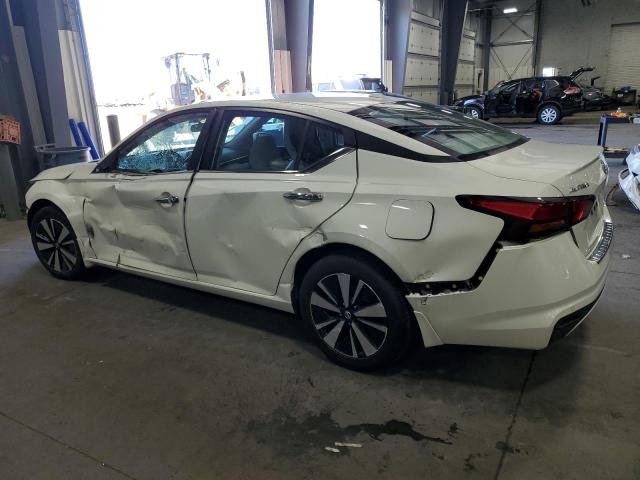 1N4BL4DW9NN318785 - 2022 NISSAN ALTIMA SV WHITE photo 2