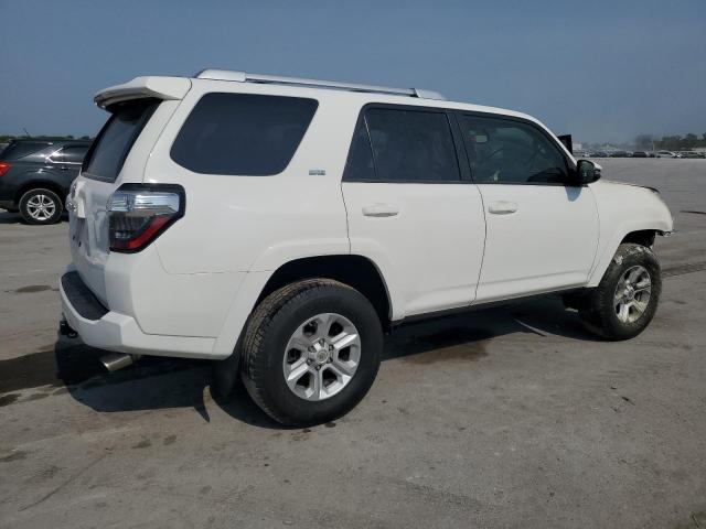 JTEBU5JR9J5605075 - 2018 TOYOTA 4RUNNER SR5/SR5 PREMIUM WHITE photo 3