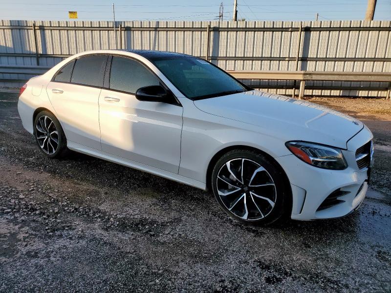 55SWF8EBXKU316946 - 2019 MERCEDES-BENZ C 300 4MATIC WHITE photo 4