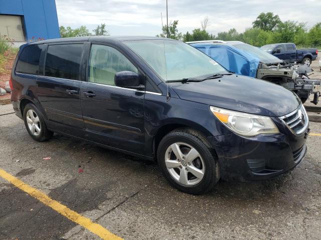 2V4RW3D15AR263060 - 2010 VOLKSWAGEN ROUTAN SE BLUE photo 4