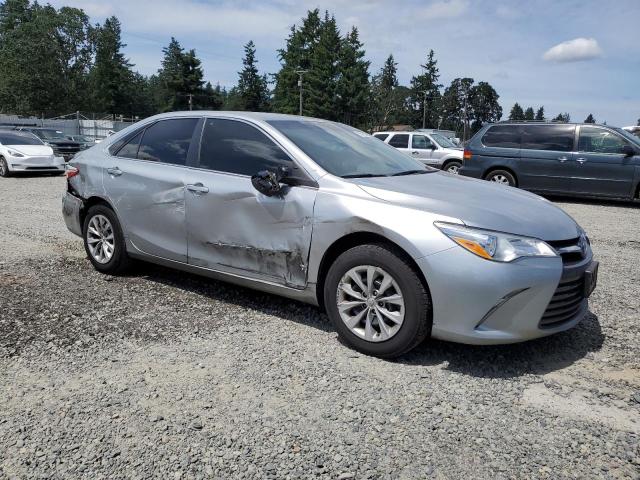 4T1BF1FK6HU646939 - 2017 TOYOTA CAMRY LE SILVER photo 4