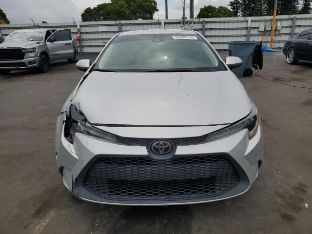 5YFEPRAE8LP027134 - 2020 TOYOTA COROLLA LE GRAY photo 5