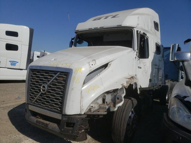 4V4NC9EH9MN282443 - 2021 VOLVO VN VNL WHITE photo 2