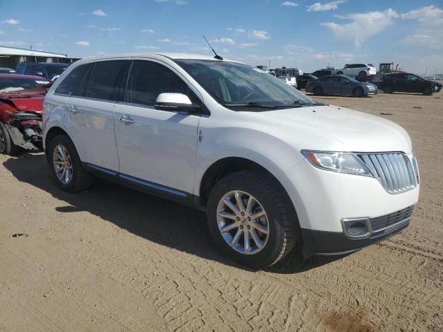 2LMDJ8JK6DBL41582 - 2013 LINCOLN MKX WHITE photo 4