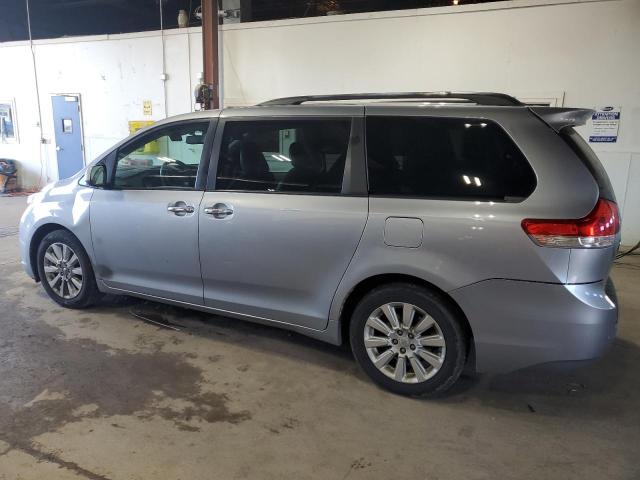 5TDDK3DC8BS006775 - 2011 TOYOTA SIENNA XLE Gümüş foto 2