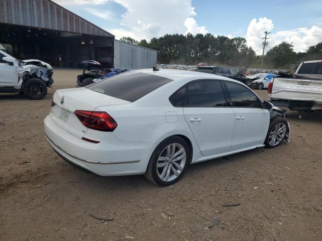 1VWLA7A36KC001700 - 2019 VOLKSWAGEN PASSAT WOLFSBURG WHITE photo 3