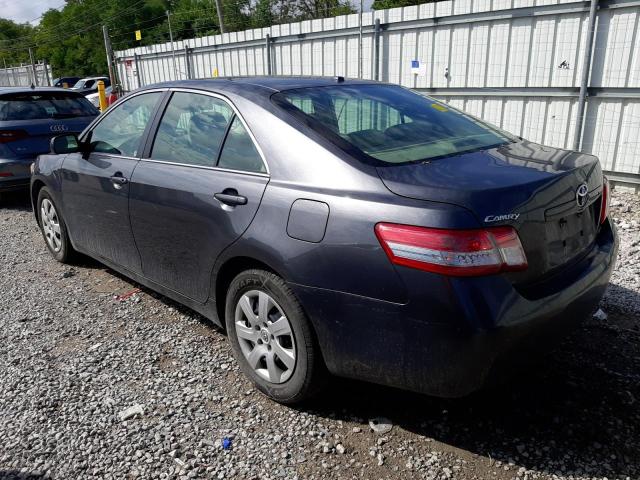 4T1BF3EK0AU032584 - 2010 TOYOTA CAMRY BASE GRAY photo 2