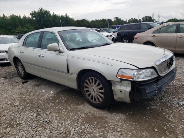 1LNHM81W84Y664848 - 2004 LINCOLN TOWN CAR EXECUTIVE WHITE photo 4