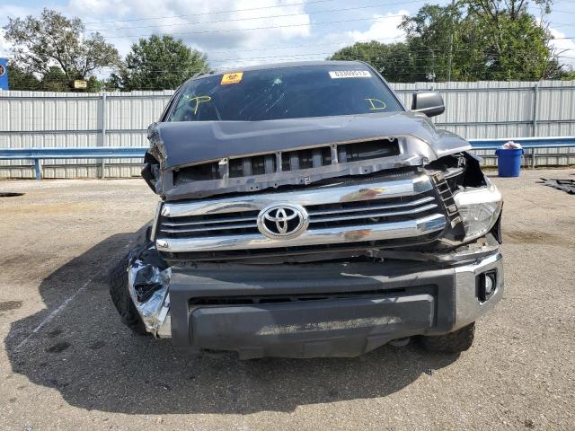 5TFDW5F19HX591350 - 2017 TOYOTA TUNDRA CREWMAX SR5 CHARCOAL photo 5