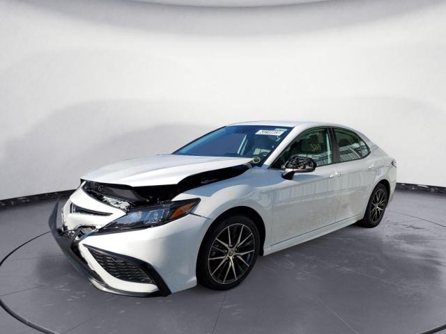 4T1G11AK7PU734327 - 2023 TOYOTA CAMRY SE NIGHT SHADE WHITE photo 1