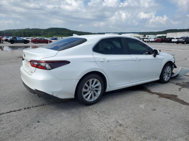 4T1C11AKXNU057964 - 2022 TOYOTA CAMRY LE WHITE photo 3