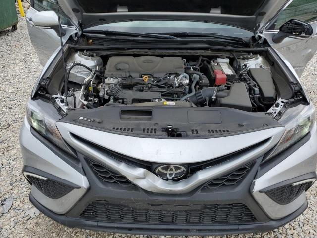 4T1G11AK8PU777106 - 2023 TOYOTA CAMRY SE NIGHT SHADE SILVER photo 11