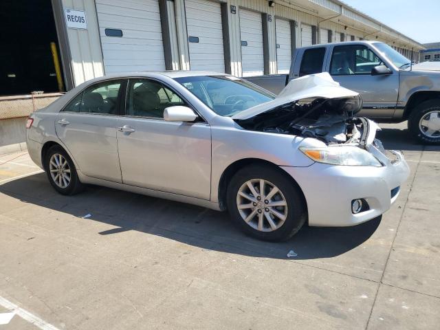 4T1BK3EK5BU625726 - 2011 TOYOTA CAMRY SE Silber Foto 4