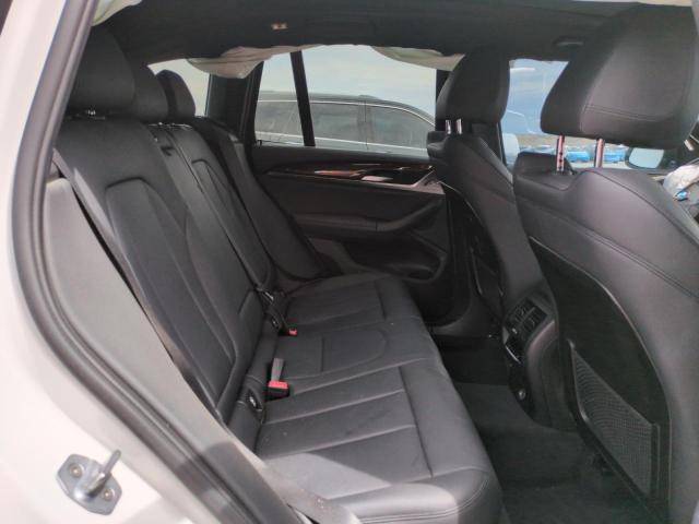 5UXTR9C54JLD72215 - 2018 BMW X3 XDRIVE30I WHITE photo 10