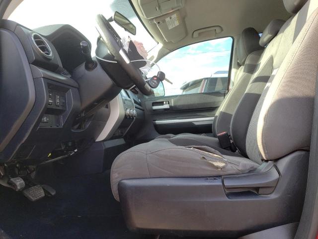 5TFRM5F18HX112573 - 2017 TOYOTA TUNDRA DOUBLE CAB SR/SR5 RED photo 7