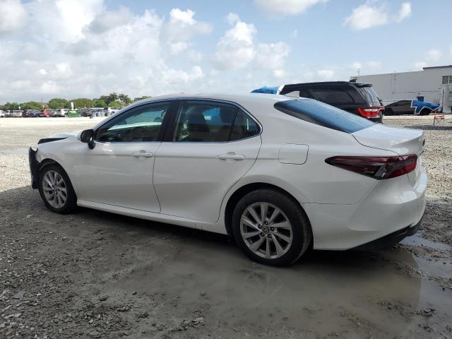4T1C11AK0NU668375 - 2022 TOYOTA CAMRY LE 白色 照片 2