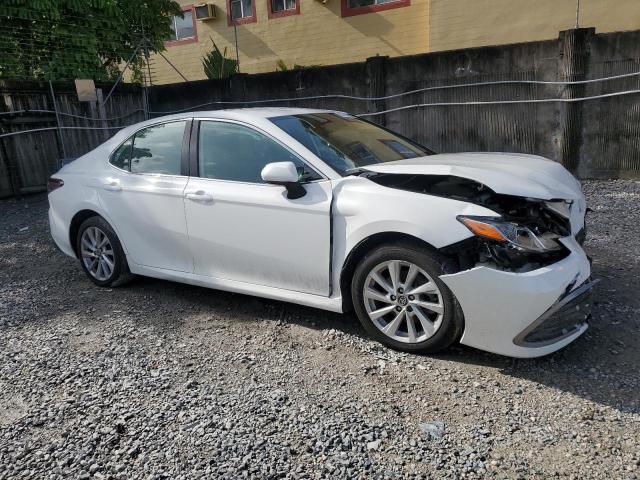4T1C11AK0NU668375 - 2022 TOYOTA CAMRY LE 白色 照片 4