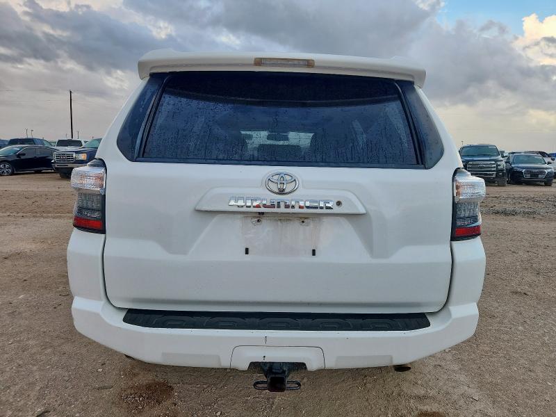 JTEZU5JR2G5117965 - 2016 TOYOTA 4RUNNER SR5 白色 照片 6