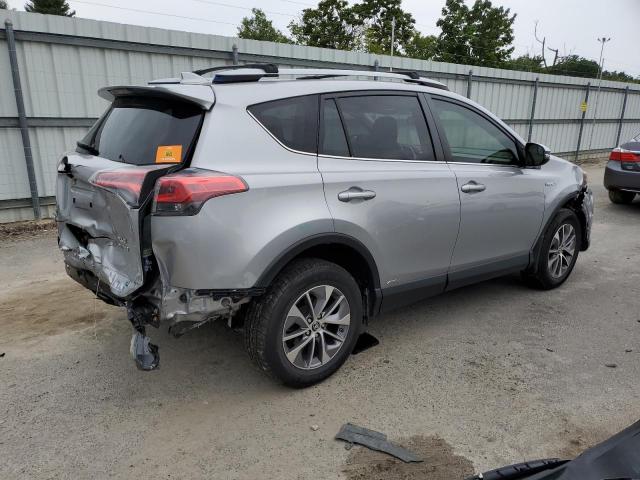 JTMRJREV3HD100580 - 2017 TOYOTA RAV4 HV LE SILVER photo 3