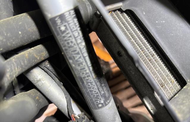 WB10A1306HZ399628 - 2017 BMW R1200 RT GRAY photo 10